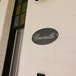 Unionelle A Luxe Newtown Terrance