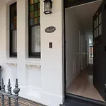 Unionelle A Luxe Newtown Terrance
